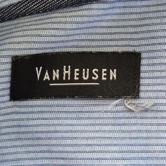 Van Heusen‎ Short Sleeve Striped Button down Shirt Womans Size L Blue - Picture 9 of 10